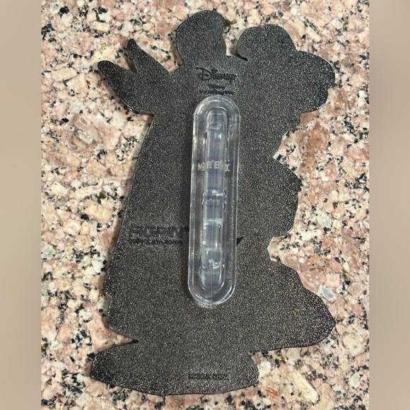 Ariel and Prince Eric Statue Common Limited Edition (LE) 2000 pin - Picture 2 of 4